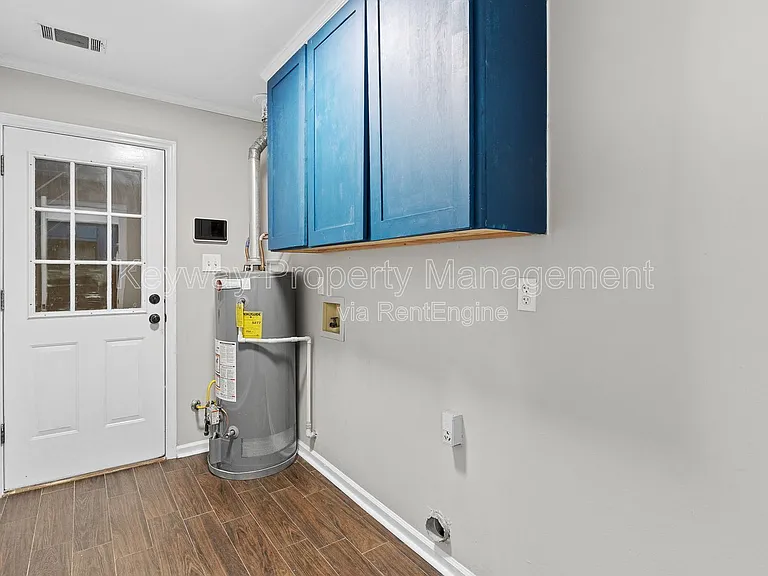 329 Lamplighter Ln — Photo 11