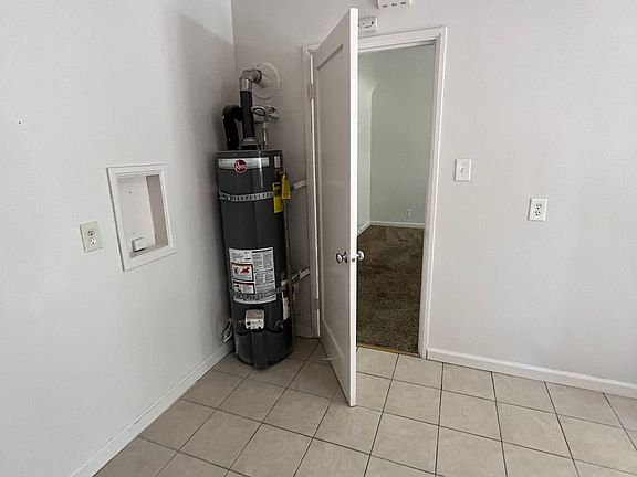 4th image of 1341 Holly Dr APT C
