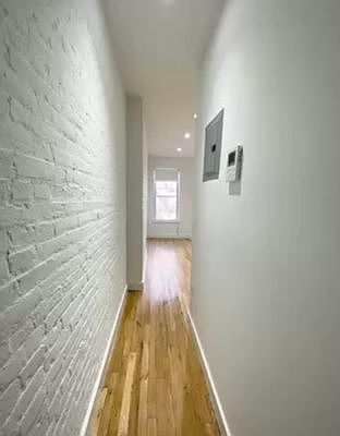4th image of 324 E 77th St #2D