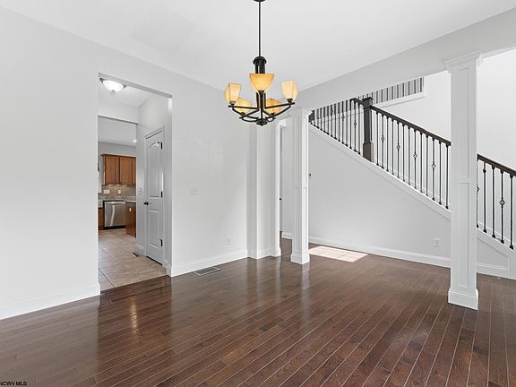 5th image of 8 Cardiff Dr