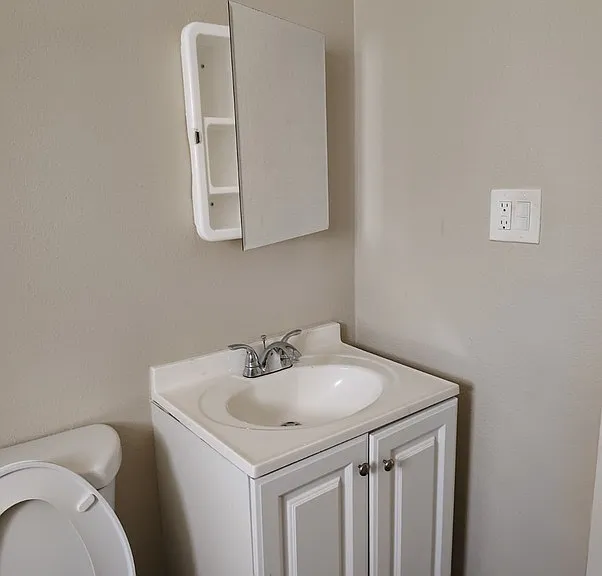 2000 W Jackson St #6 — Photo 9