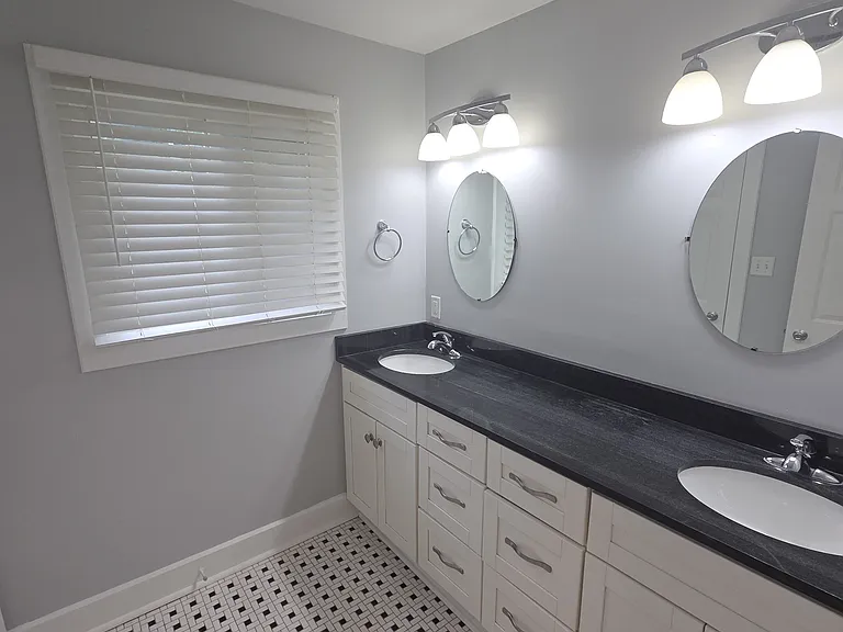 3621 N Kenwood Ave — Photo 22