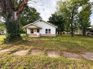 1101 E Sycamore St, Columbus, KS 66725