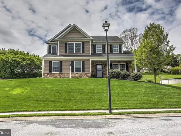 109 Carriage Way, East Earl, PA 17519