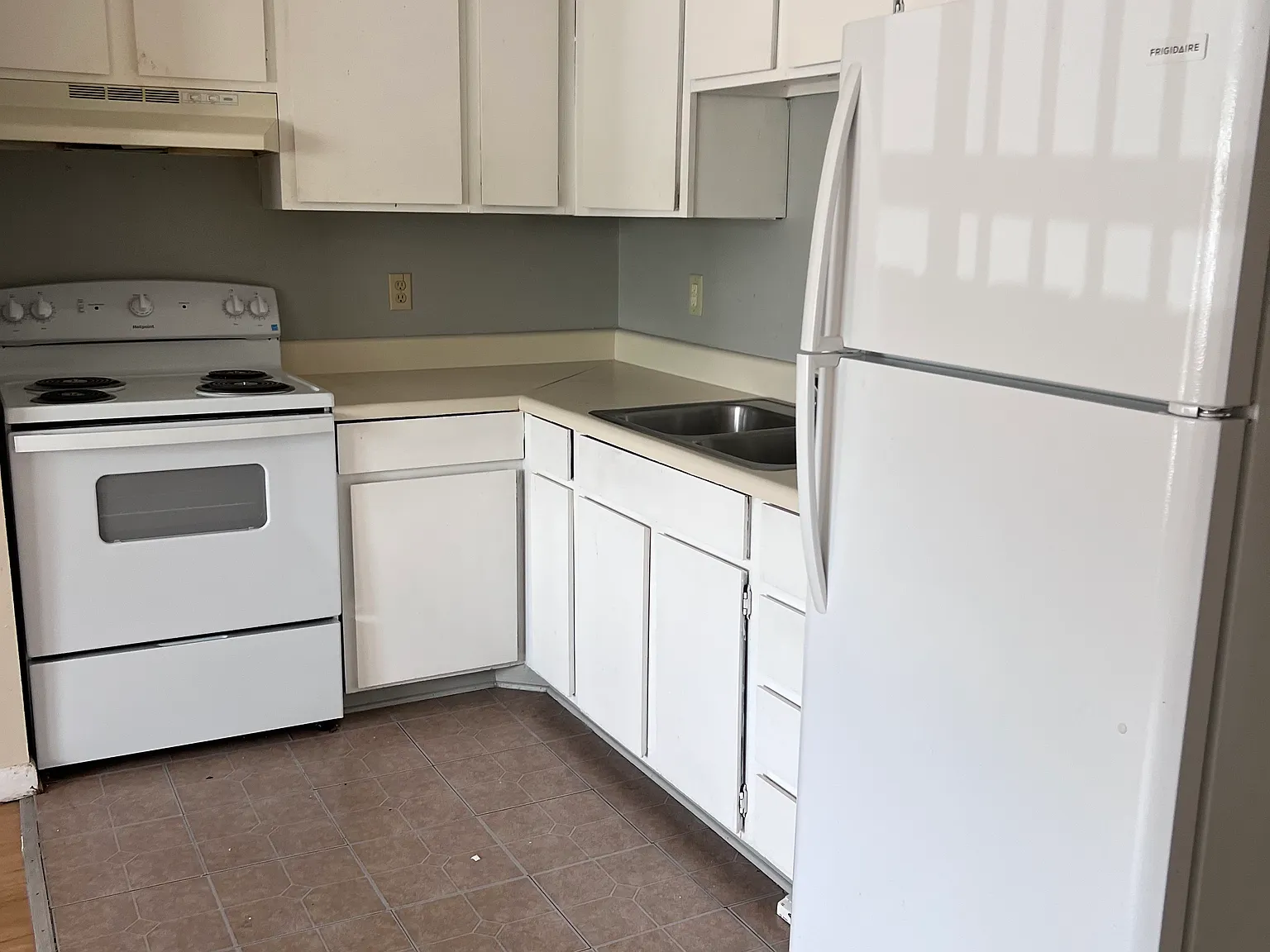 Bluegrass Place I & II Apartments — Photo 2