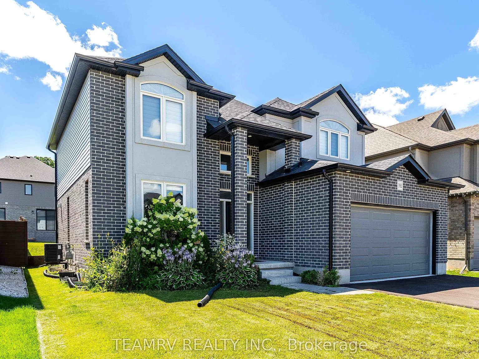 4 bed, $2,850 — Photo 4