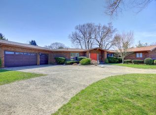 503 G H Baker Dr, Urbana, IL