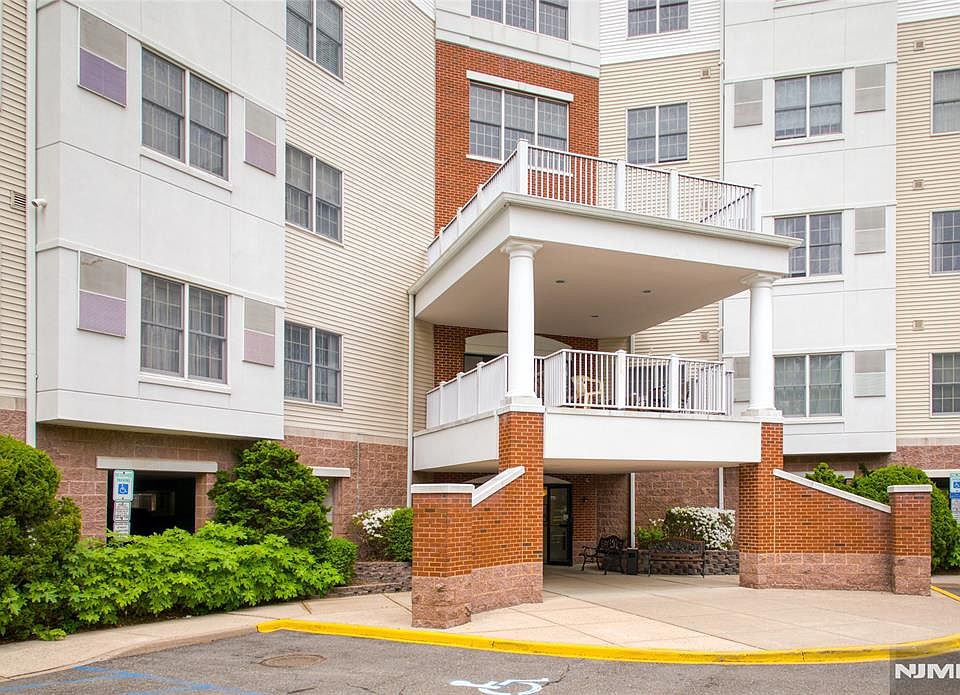 1st image of 189 Forest Ave #216