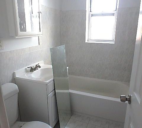 3rd image of 10905 120th St APT B6