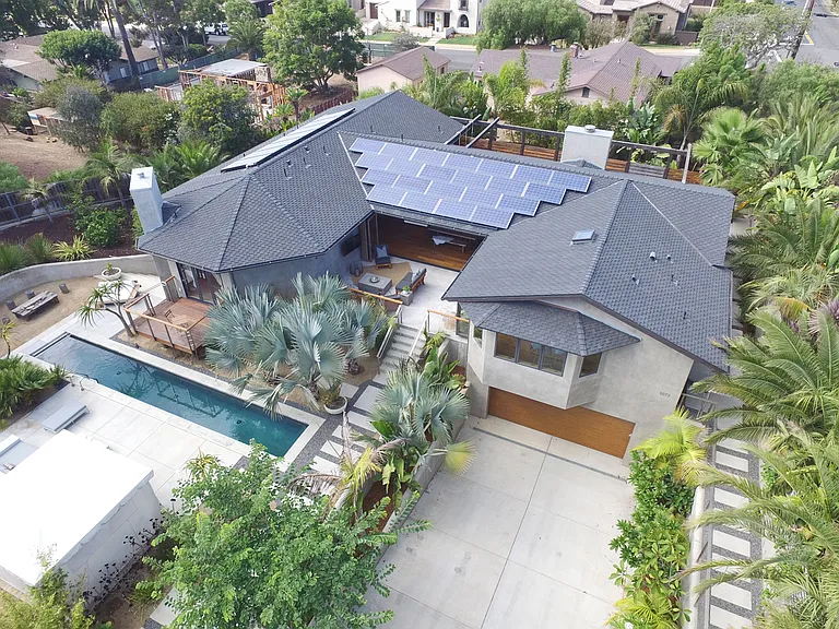 1072 Urania Ave — Photo 31