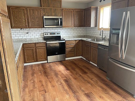 3rd image of 430 Aspen St