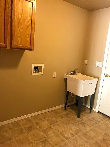 2201 E Royal Ave — Photo 9