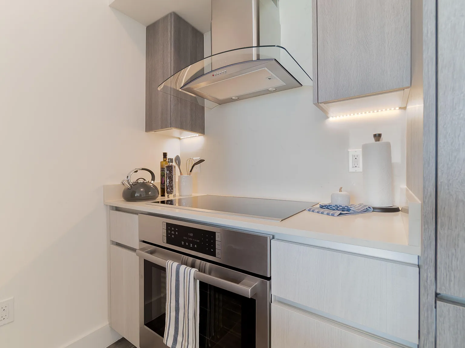 1 bed, 1.0 bath, 710 sqft, $5,000 — Photo 4