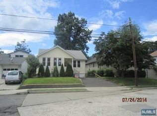 8 Luke Ave, Bergenfield, NJ 07621