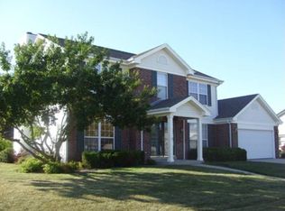 1147 Lake Park Dr, Pewaukee, WI 53072