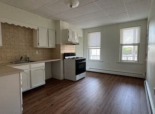666 Saratoga St #3, Boston, MA 02128
