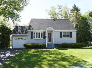 32 Bauer Dr, Albany, NY 12205