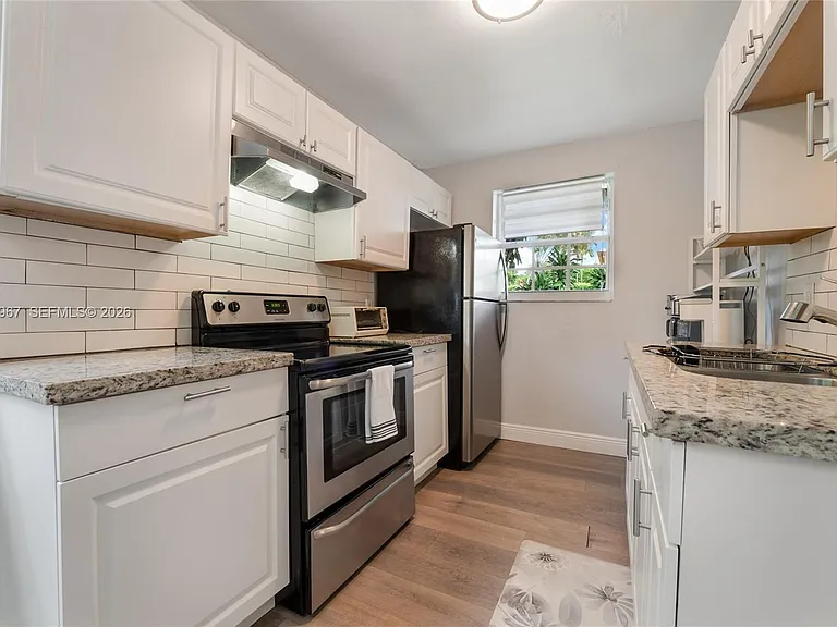 6198 SW 63rd St — Photo 5