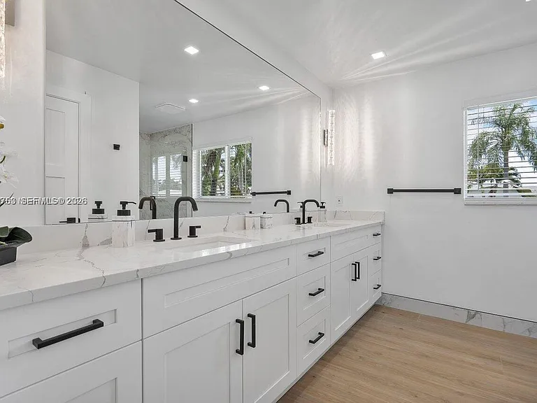 6991 NE 7th Ave #0 — Photo 22