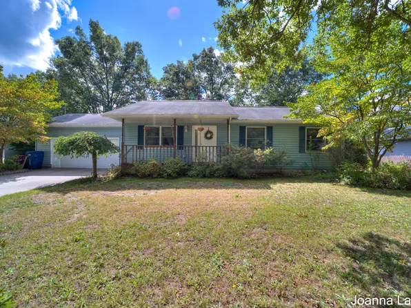 5701 Hall Rd, Muskegon, MI 49442