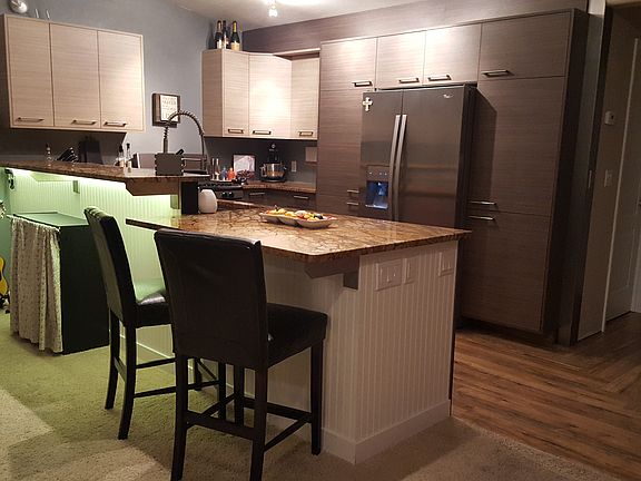 pecan laminate flooring