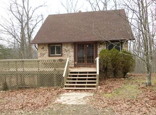 83 Old Barn Ln, Fort Valley, VA 22652