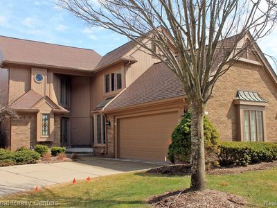 13756 Eaton Dr #16, Plymouth, MI, 48170