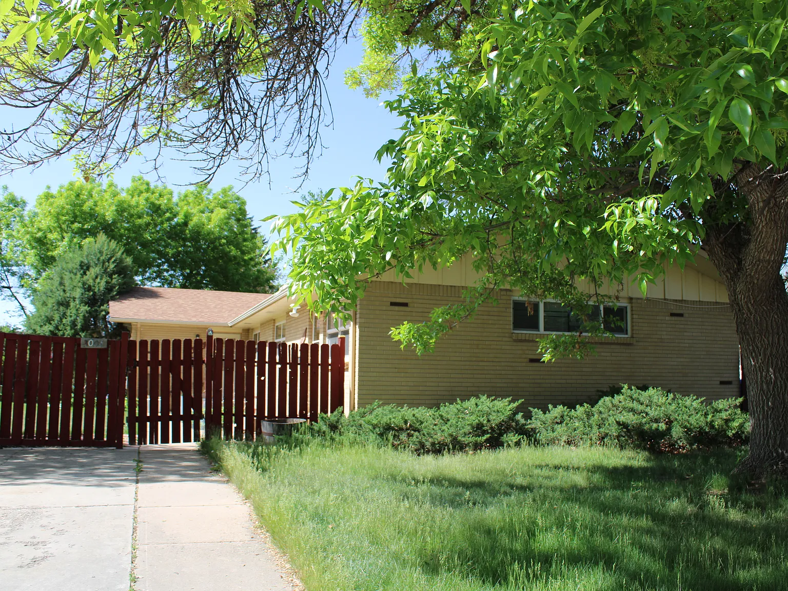 3 bed, 1043 sqft, $1,695 — Photo 2