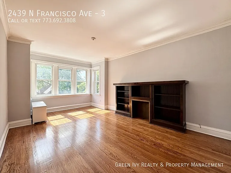 2439 N Francisco Ave #3 — Photo 2