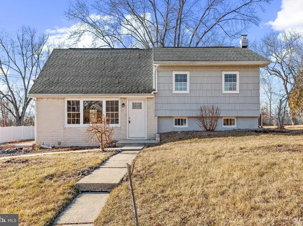 104 Hillview Rd, Birdsboro, PA 19508