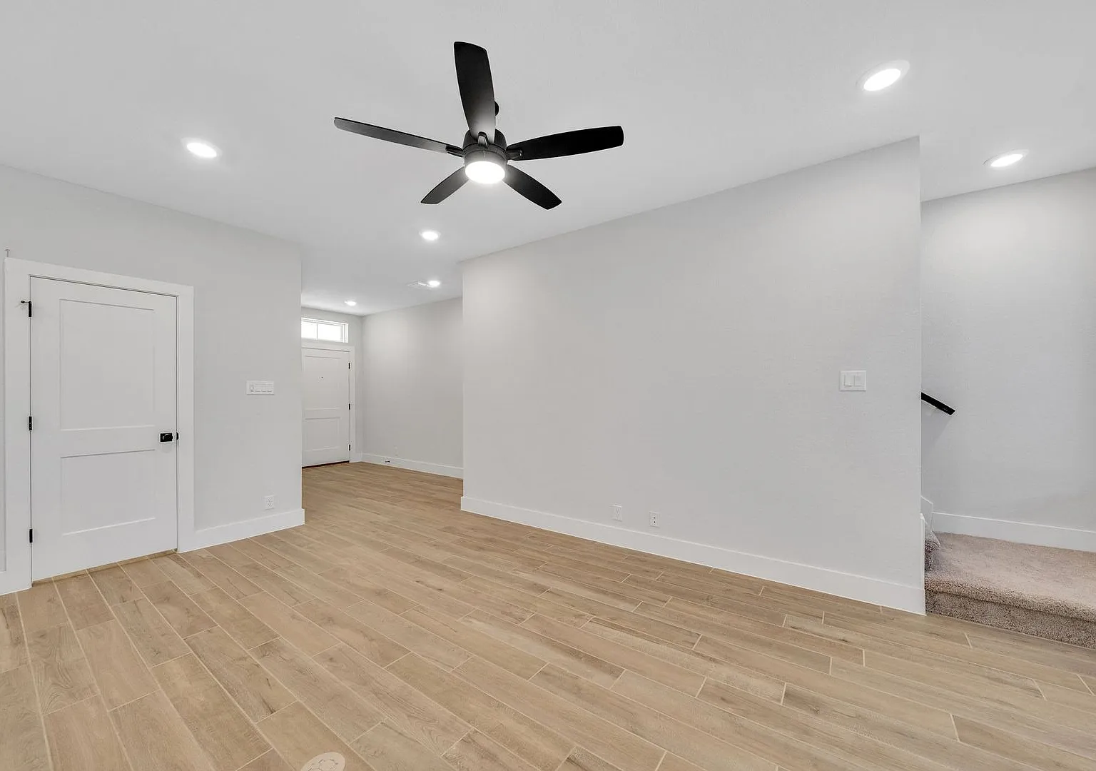 Luxury Townhome For Rent The Florence Floor Plan! August Special! Get 2 Weeks Free Rent When You ... — Photo 4