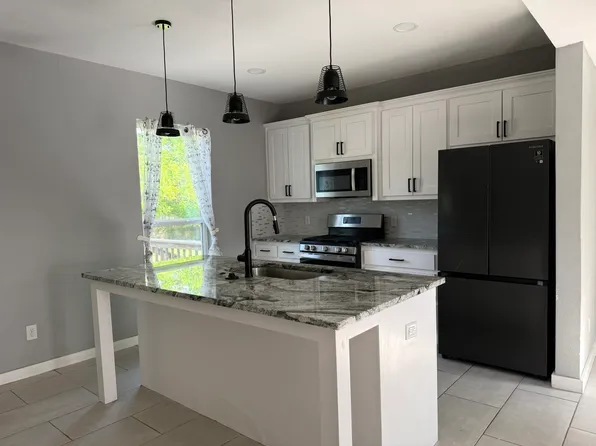 202 4th St, Joshua, TX 76058