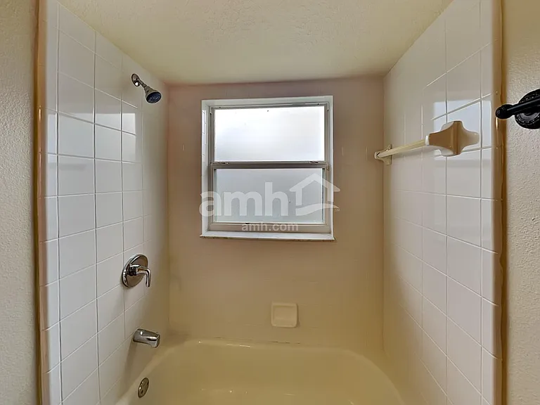 10222 Summer Elm Ave — Photo 16