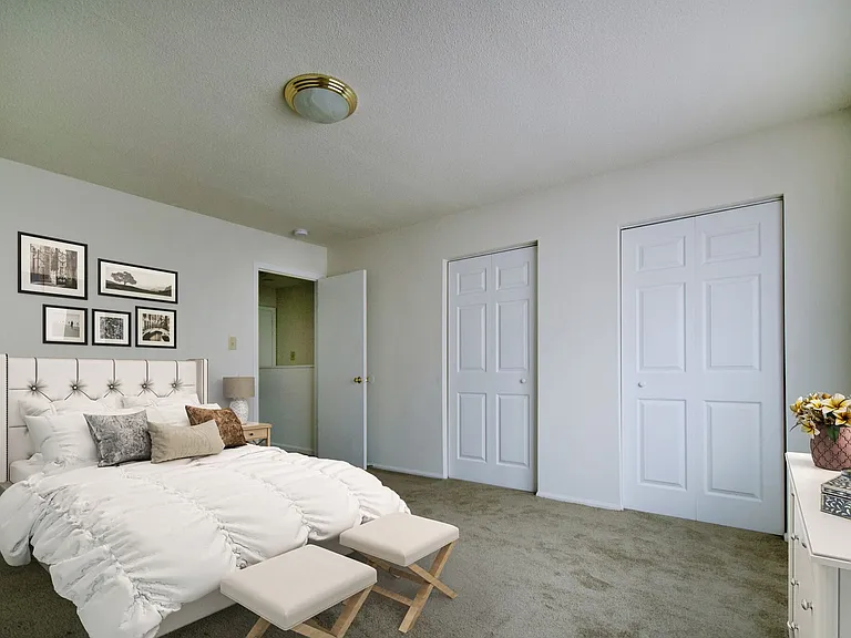 Emerald Square Villas — Photo 16