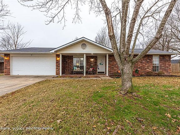 2nd image of 1881 S Tallgrass Dr