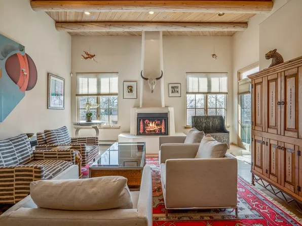 89 Rio Vista Pl, Santa Fe, NM 87501