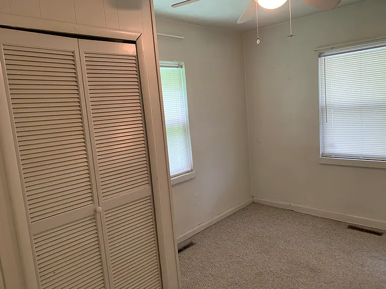 106 Eureka Rd — Photo 8
