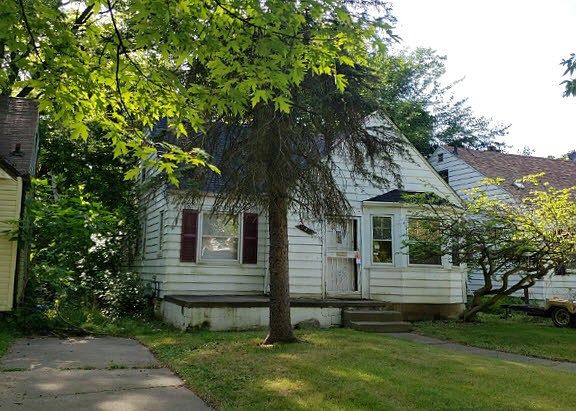 3rd image of 15853 Bentler St