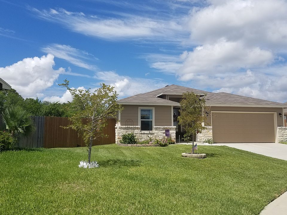 1st image of 15433 Basswood Dr