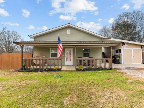 2581 Boone Trl, Millers Creek, NC 28659