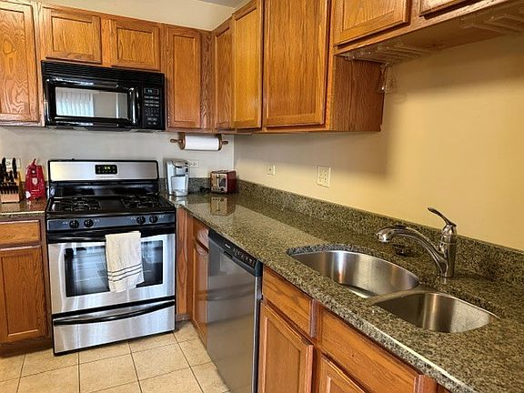 2nd image of 14 Dellwood Ct #14