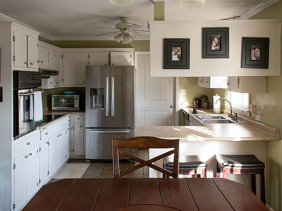 2nd image of 20 Sunny Wood Ln
