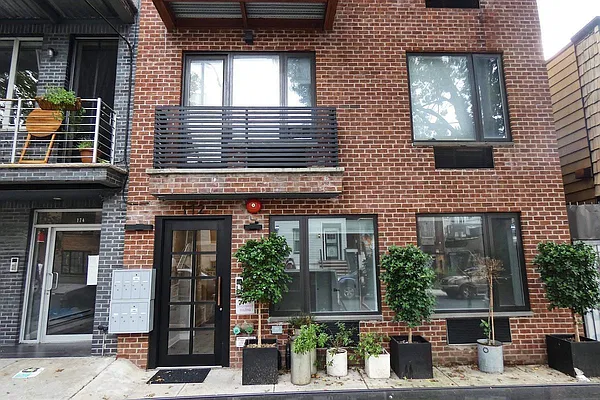 Rented by Dallien Realty Limited Liability Company | media 25