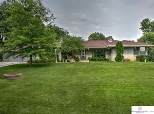 911 S 85th St, Omaha, NE 68114