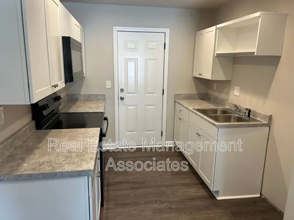 215 W Quilly St, Griffin, GA 30223