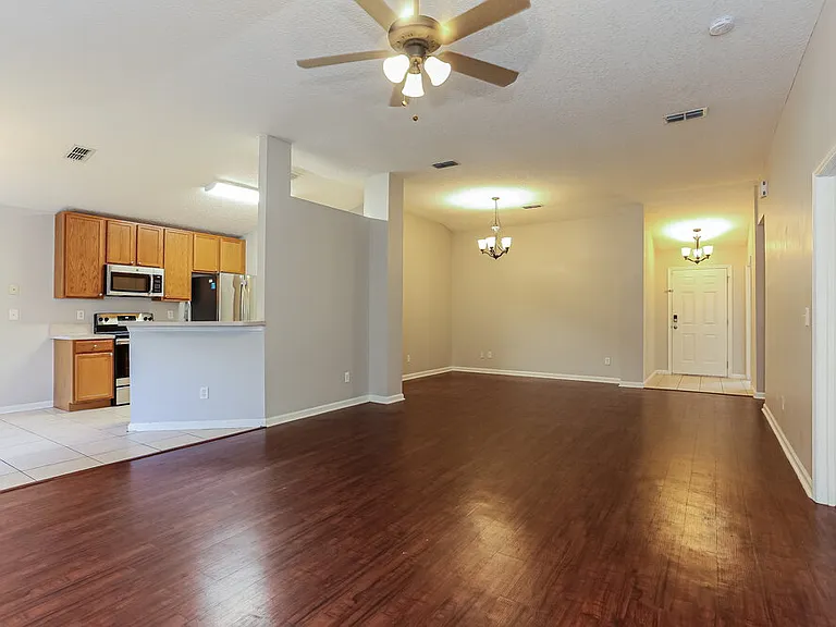 3382 Westfield Dr — Photo 5