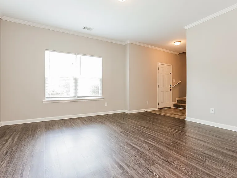 412 Fieldcrest Dr — Photo 8