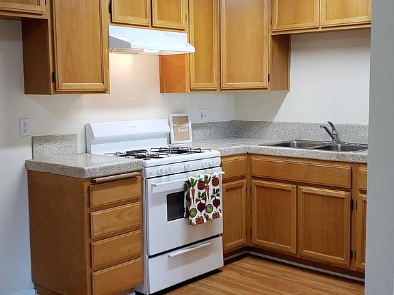 4th image of 1775 E 20th St APT C6