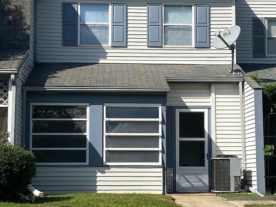 2nd image of 804 Woodcrest Dr