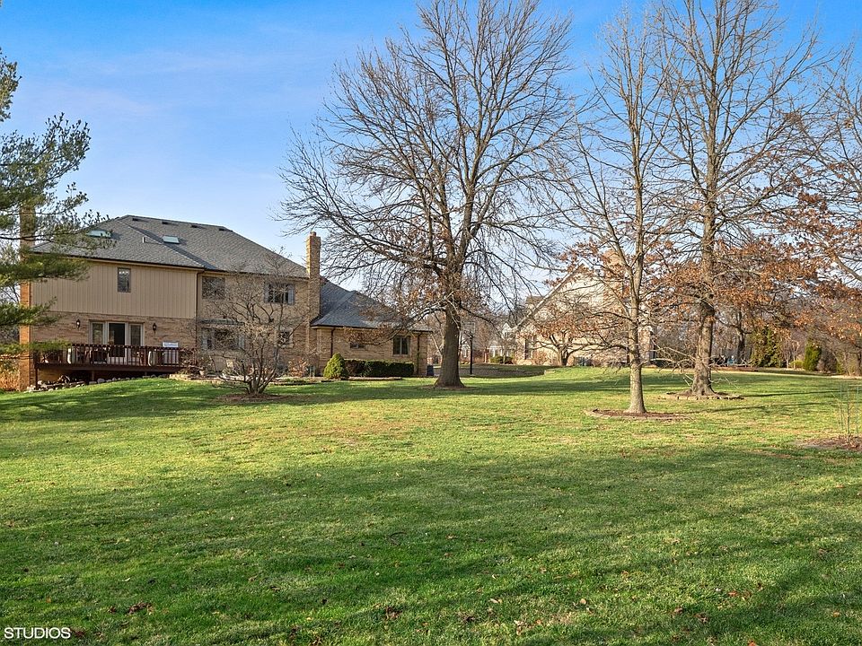 2nd image of 4 Lake Ridge Ct
